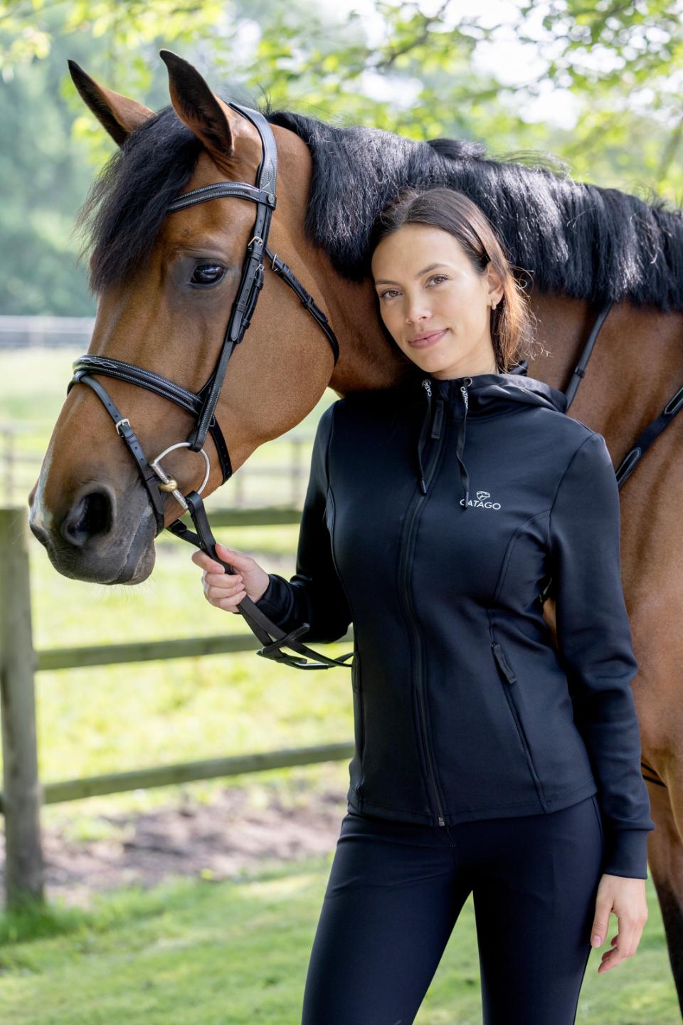 Catago Zip Hoodie Ariana